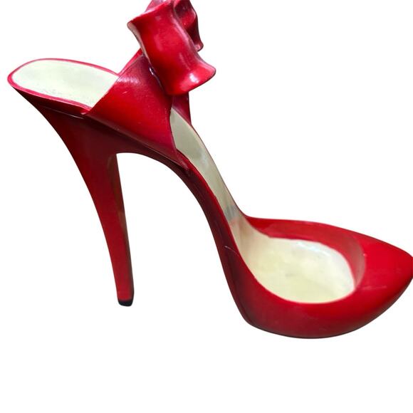 Red High Heel Stiletto Decorative Wine Bottle Holder - Picture 1 of 7